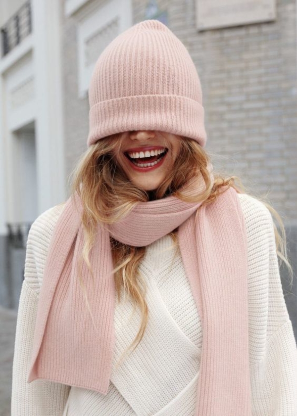 Названы главные головные уборы зимы-2019