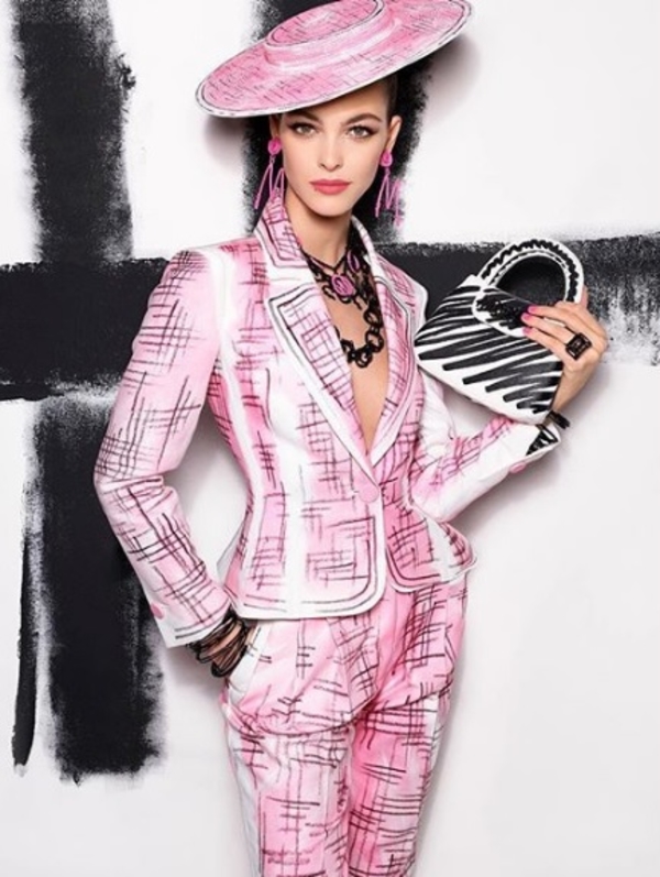 Белла Хадид снялась в рекламе Moschino