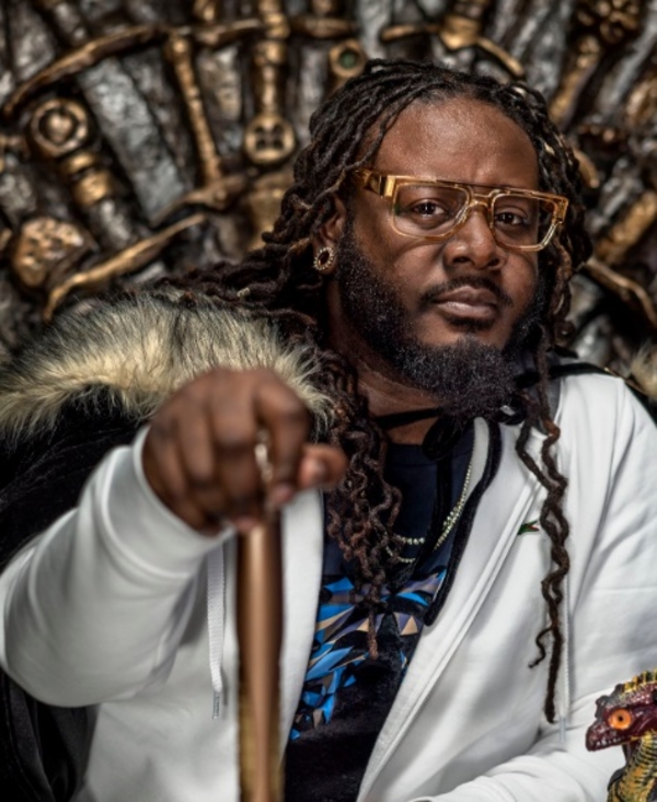 Герои и фанаты: В промороликах финальной "Игры престолов" появились актеры и звезды шоу-биза