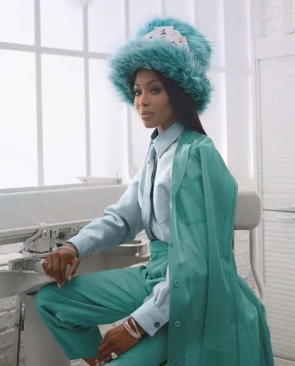 Наоми Кэмпбелл показала, как выглядит без парика