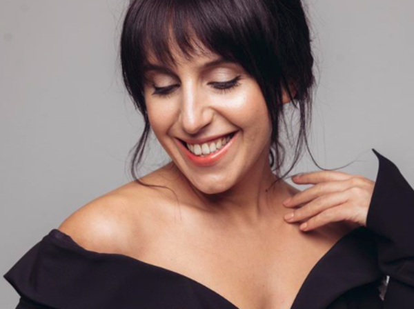 Джамала трогательно перепела известную рождественскую песню: видео