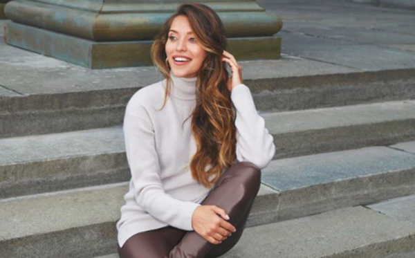 Недавно родившая Регина Тодоренко показала фото без макияжа