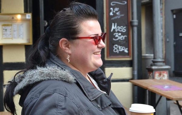 Эпатажная воспитательница-рэпер анонсировала первый концерт