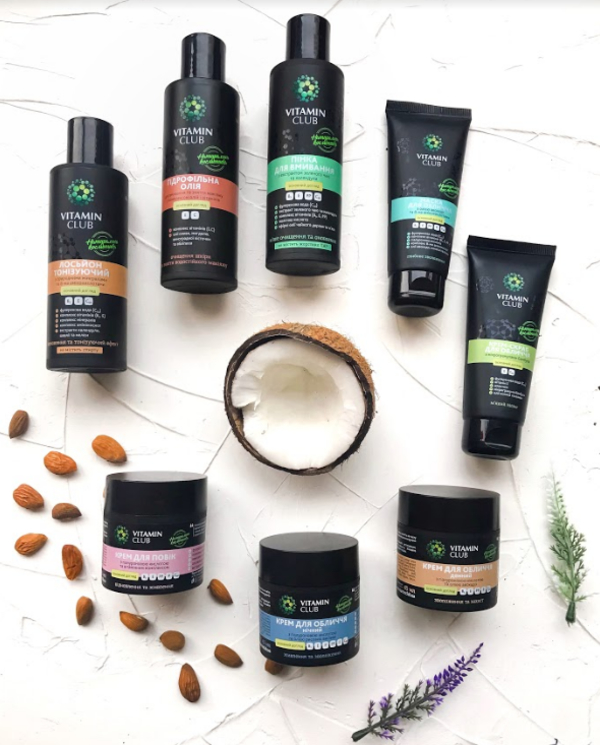 Натуральная косметика в коробке с дополненной реальностью