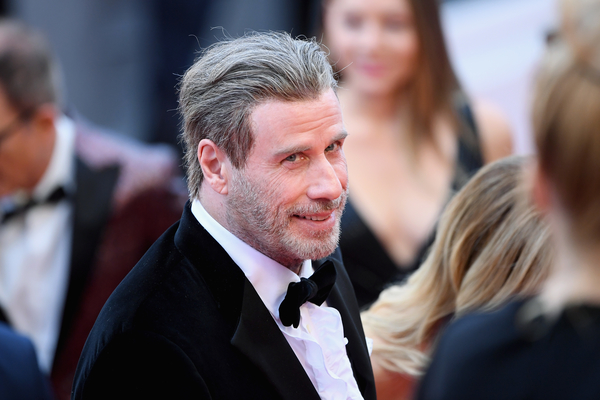 Джон Траволта побрился налысо: фотофакт