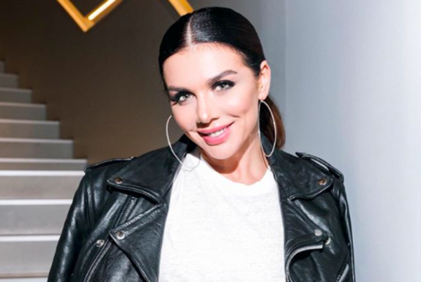 Анна Седокова порадовала фанов цветом волос времен "ВИА Гры"