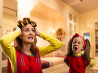 Как остановить истерику ребенка