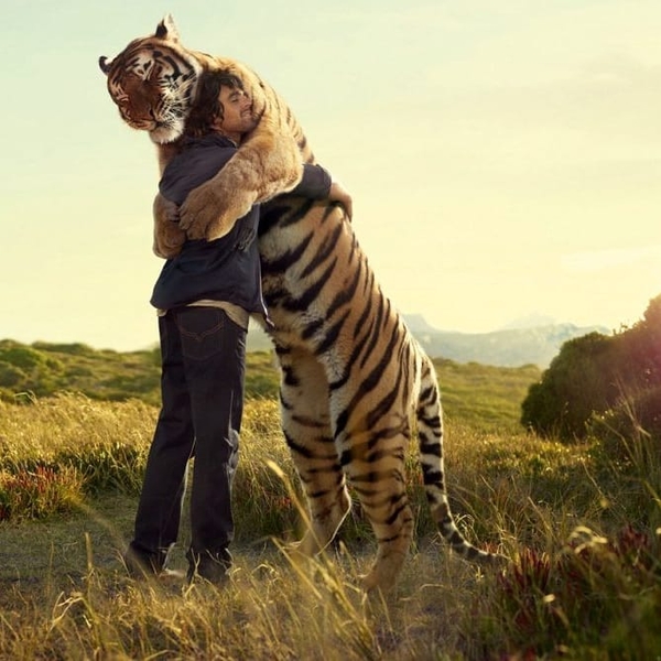 21 января - всемирный день объятий: Как поздравляют в соцсетях