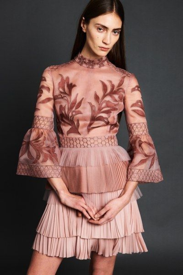 Платья на День святого Валентина: В чем пойти на свидание