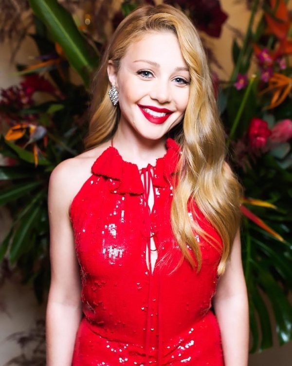 Тине Кароль - 34: Как менялись образы и репертуар звезды