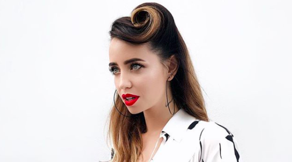 Надя Дорофеева опять удивила поклонников сменой имиджа