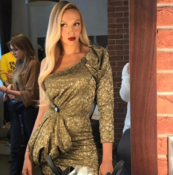 "Сейчас превращусь в зомби!": Полякова ошеломила на съемках нового шоу