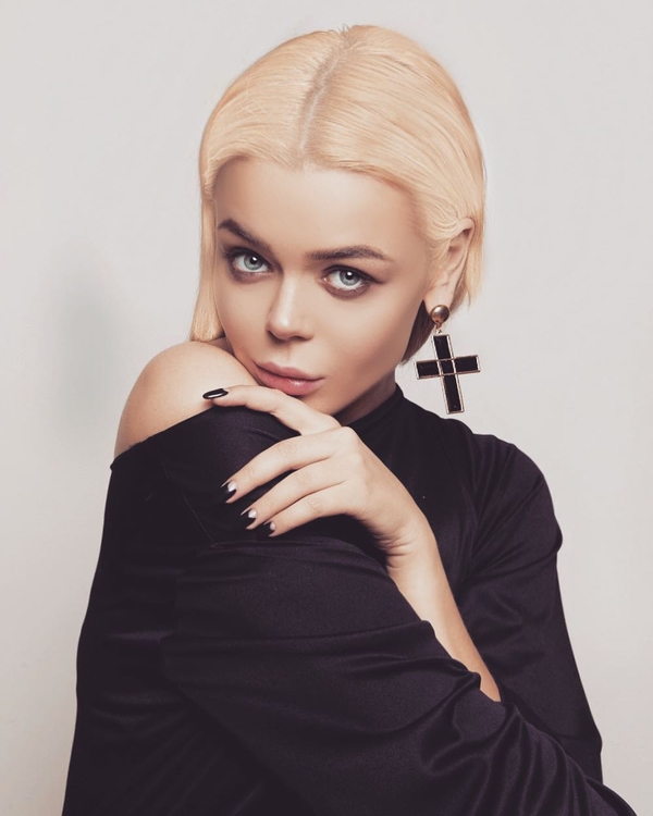 Алина Гросу озадачила фото с "беременным" животиком