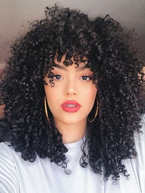 10 причесок, которые делают вас старше