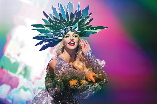 Кароль в стрингах и довольный Потап: Полякова выставила необычные фотожабы