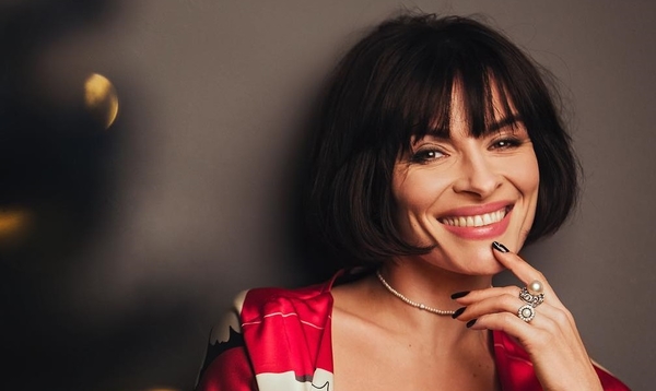 Мейхер выставила откровенное фото и рассказала, почему постит грустные стихи