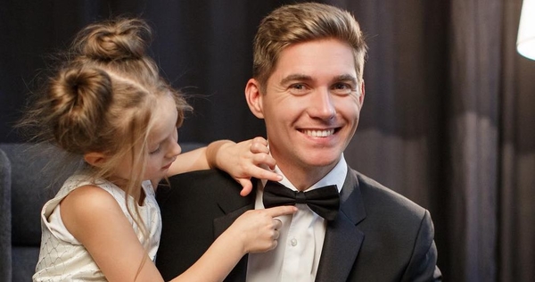 Владимир Остапчук поделился забавным снимком с дочкой