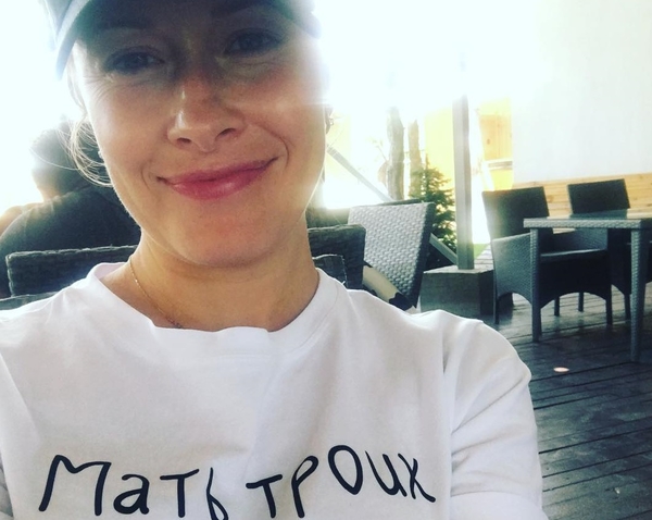 "Просматриваю по 100 раз": Дочь Елены Кравец порадовала маму зажигательным танцем