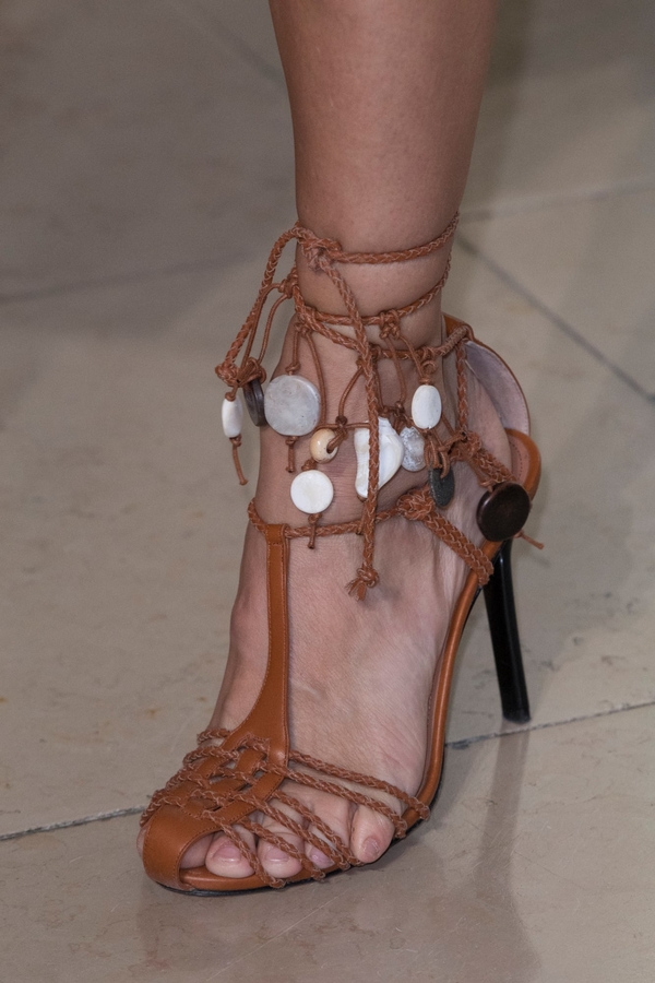 Фото-подборка: Самые горячие тренды обуви грядущей весны