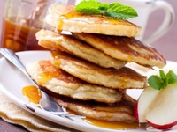 Присканцы или яблочные оладьи: как приготовить к завтраку