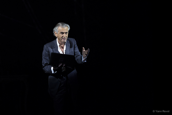 Накануне выборов в Киеве покажут выступление известного французского философа "В поисках Европы"