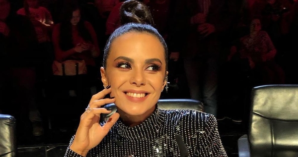 Теперь скромница: Настя Каменских примерила непривычный образ