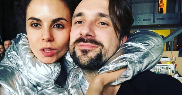 Попа, как у Ким: Режиссер Леонид Колосовский поделился подробностями съемок клипа