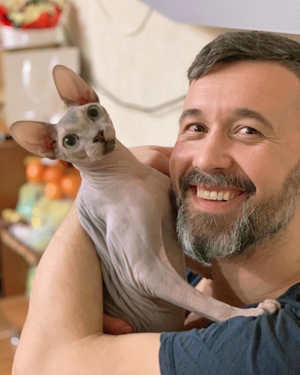 Борода с весенними цветами: Бабкин поделился позитивным фото