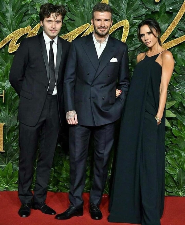 Бруклин Бэкхем и его девушка получили щедрый подарок от звездных родителей