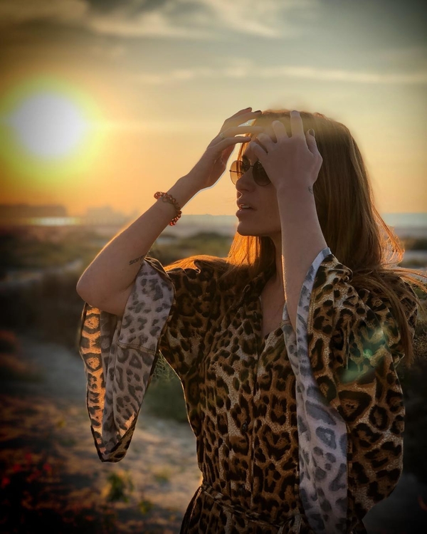 Слава Каминская похвасталась стройной фигурой на пляже (фото)