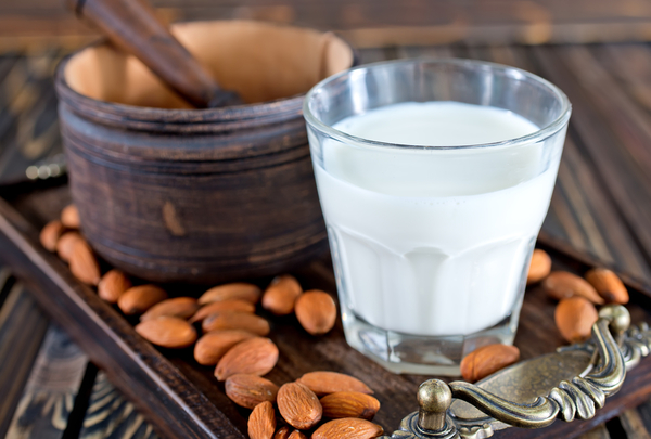 Польза и вред миндального молока