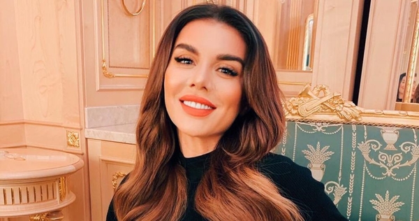 "Сейчас будет комбо": Анна Седокова покорила Сеть ярким снимком