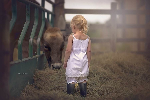 Лучшие друзья: ТОП-25  фото детей с животными