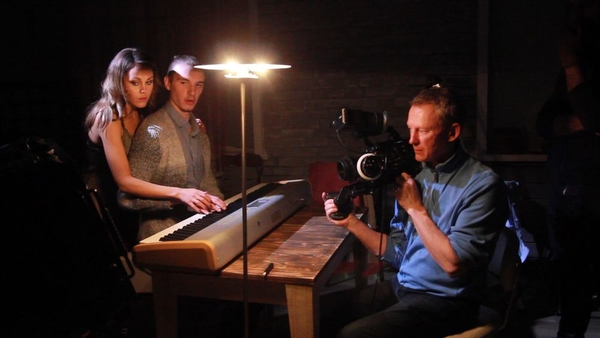 Alyosha выпустила новый чувственный клип на песню "Горда"