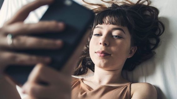 Опасен или нет? Что нам известно о синем свете экрана смартфона