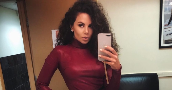 "Попа лучше, чем у Ким": Настя Каменских "взорвала" Сеть откровенным снимком