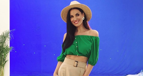 "Фигура – огонь!": Маша Ефросинина восхитила стильным платьем