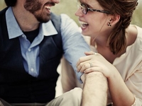 11 сигналов того, что ваш друг хочет переспать с вами