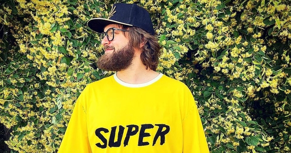 "Мама заставила бриться": DZIDZIO показал, как выглядит без бороды