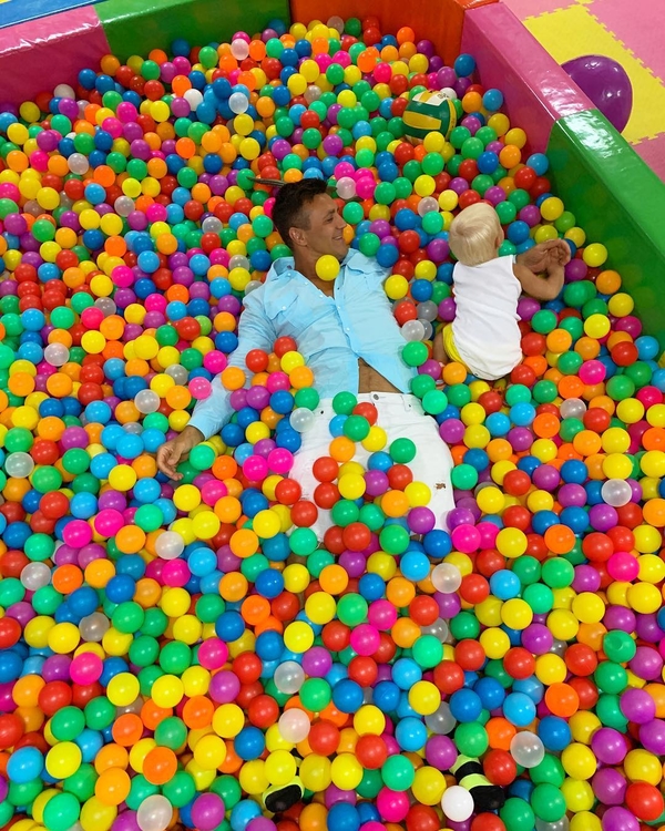 Вот так редкость: Николай Тищенко показал совместное фото своих детей