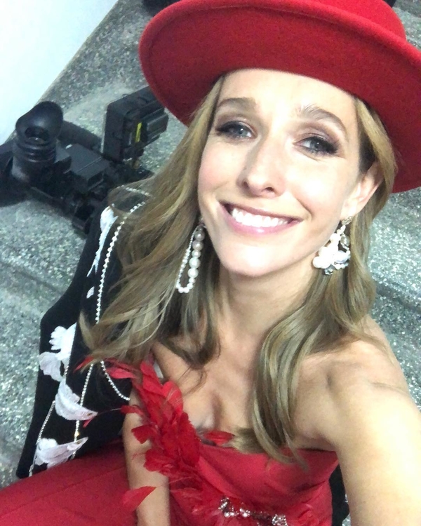 "Как девочка": Катя Осадчая подразнила озорным образом