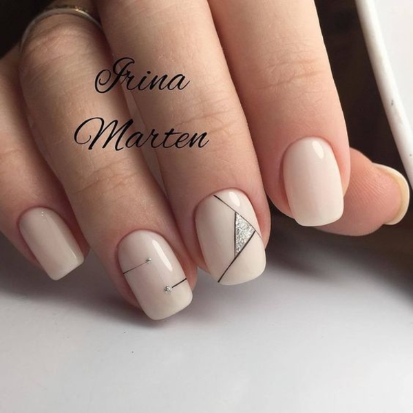 Маникюр в стиле минимализм: ТОП-25 крутых идей на весну