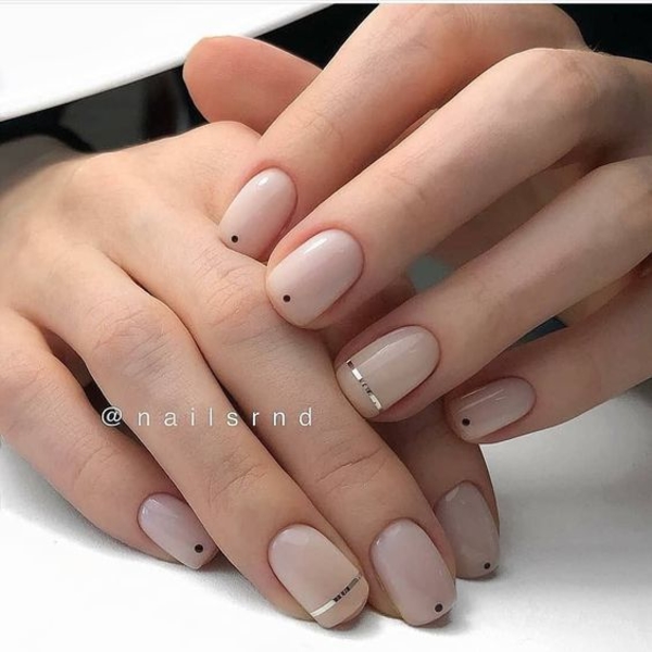 Маникюр в стиле минимализм: ТОП-25 крутых идей на весну