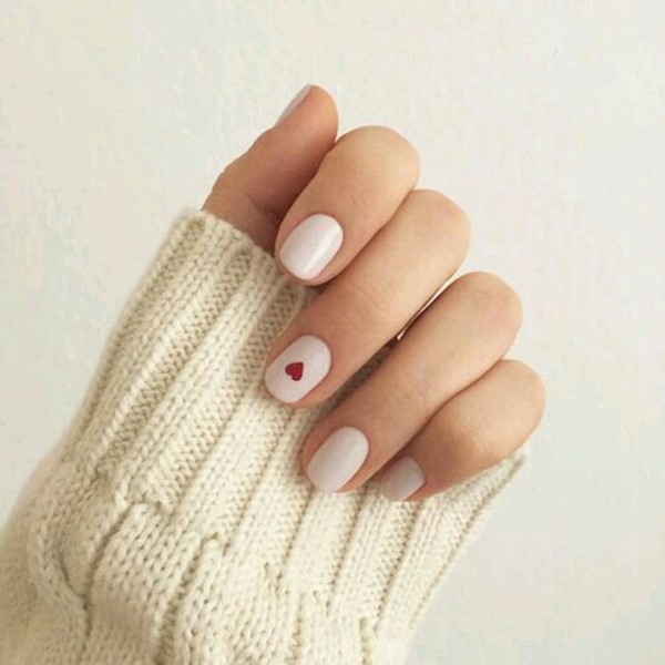 Маникюр в стиле минимализм: ТОП-25 крутых идей на весну