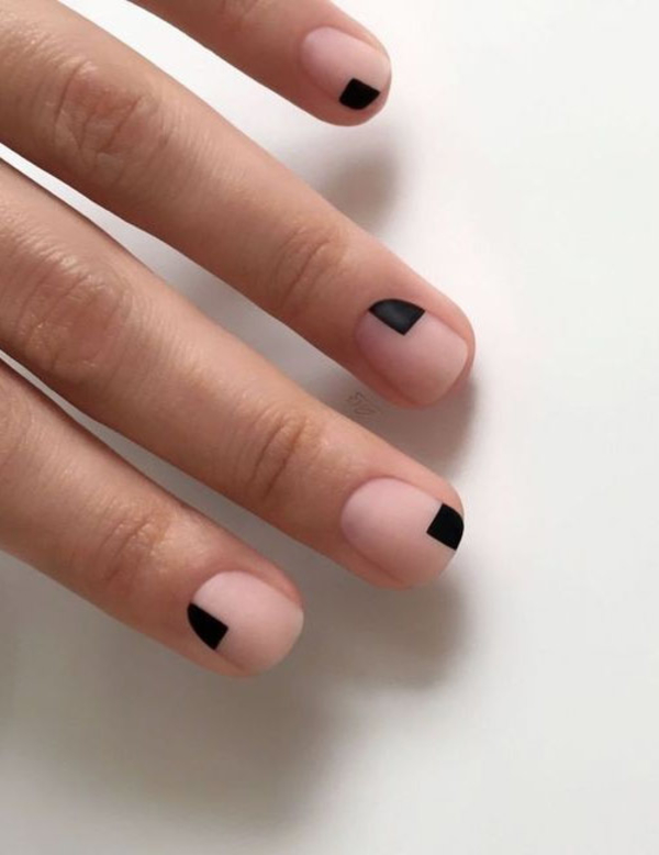 Маникюр в стиле минимализм: ТОП-25 крутых идей на весну