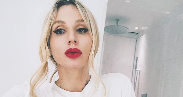 "Уже нечем хвастаться": Лободу раскритиковали за слишком откровенный кадр