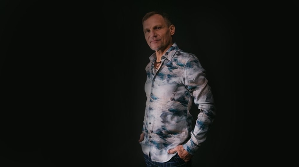 Олег Скрипка стал ведущим хит-парада на М2