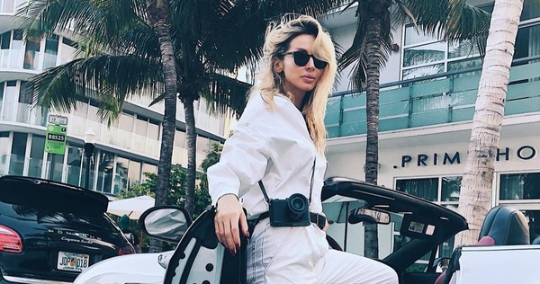 "Как терминатор": Лободу затроллили за фото в ярком наряде