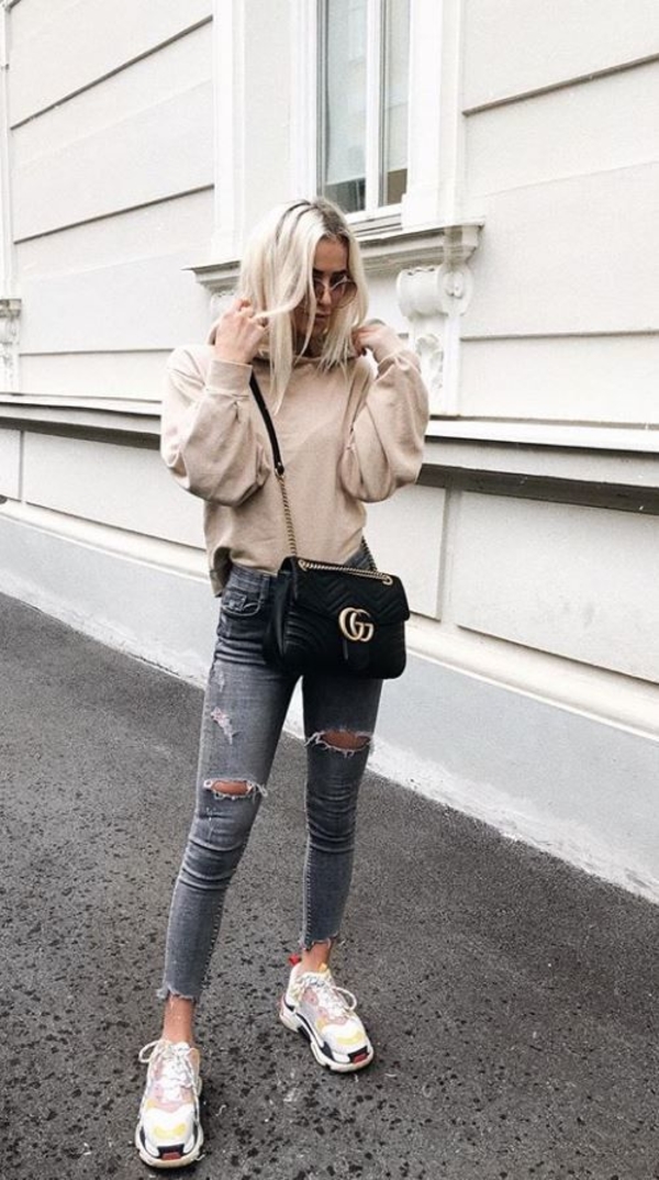 C чем и как носить кроссовки в этом сезоне: ТОП-20 образов