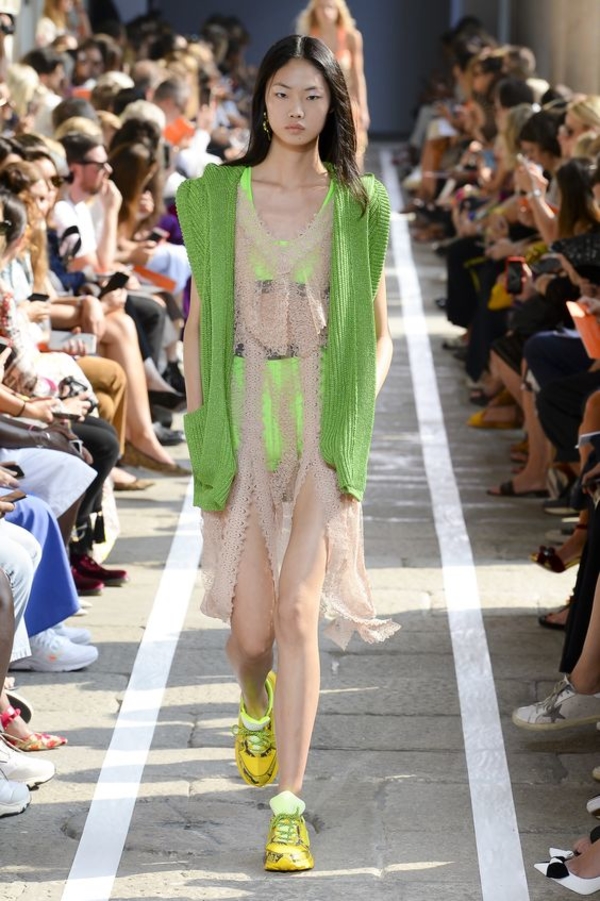 C чем и как носить кроссовки в этом сезоне: ТОП-20 образов